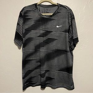 Mens The Nike Tee Black White Athletic Cut Dri Fit T-Shirt Size XXL